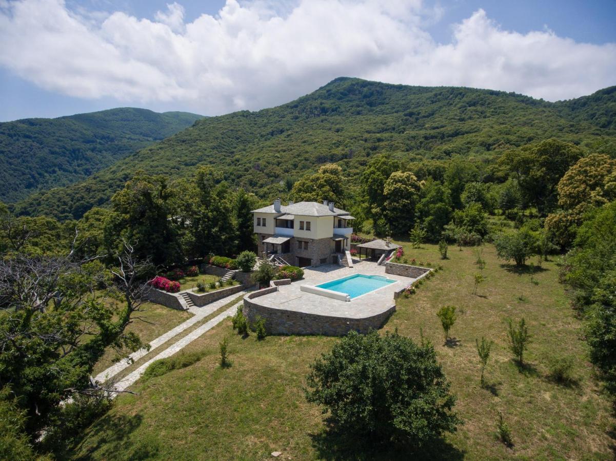 Luxury Villa With Pool In Цагкарада Екстер'єр фото
