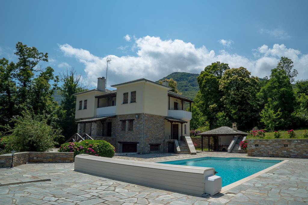 Luxury Villa With Pool In Цагкарада Екстер'єр фото