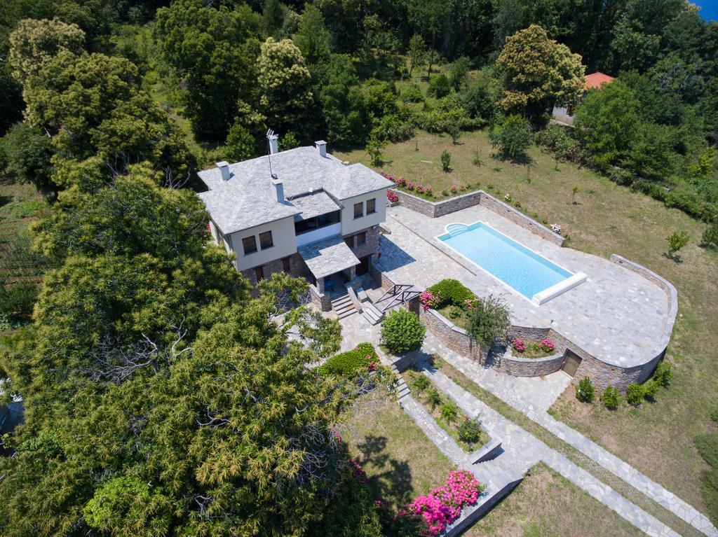 Luxury Villa With Pool In Цагкарада Екстер'єр фото
