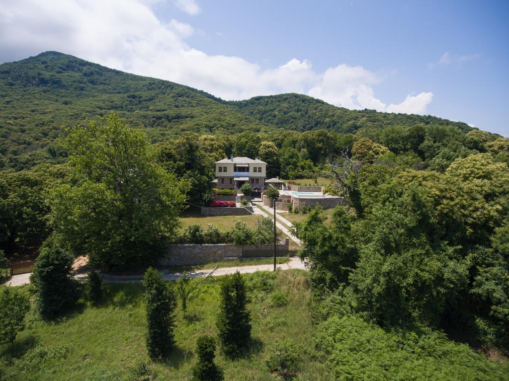 Luxury Villa With Pool In Цагкарада Екстер'єр фото